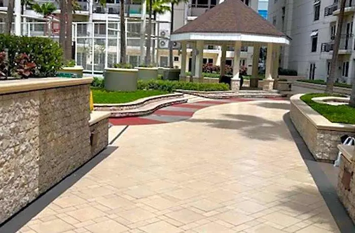 Solemare Parksuites 3* Manila